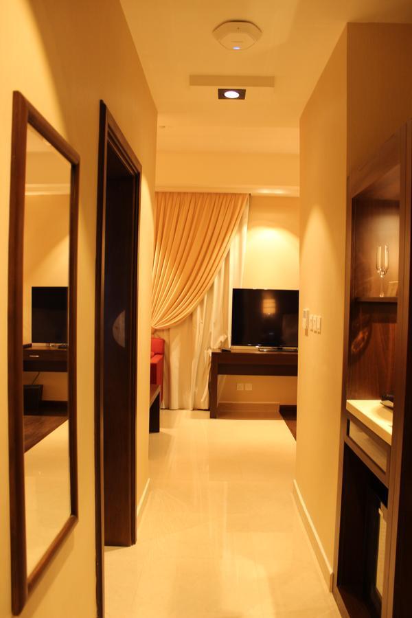 Home Inn Hotel Suites Эль-Хубар Экстерьер фото
