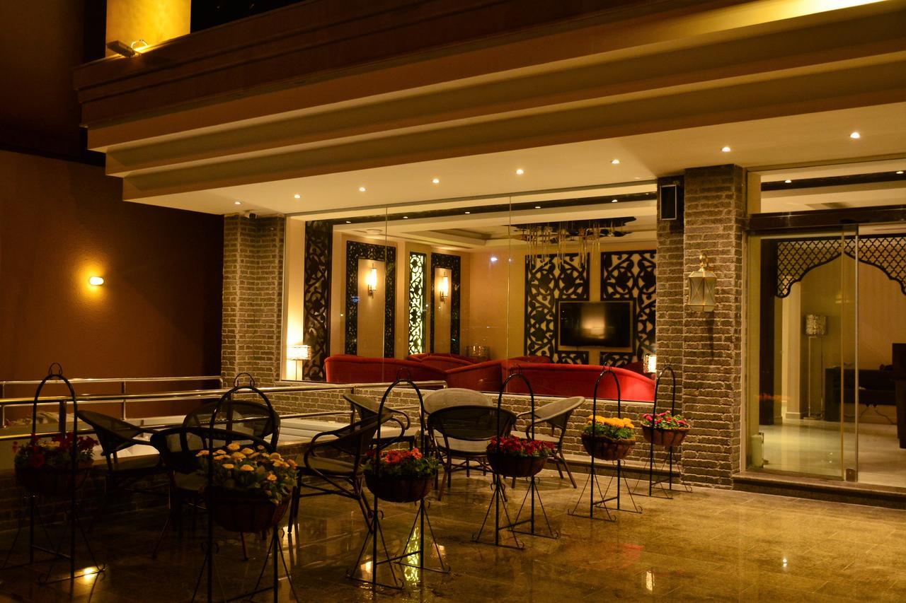 Home Inn Hotel Suites Эль-Хубар Экстерьер фото