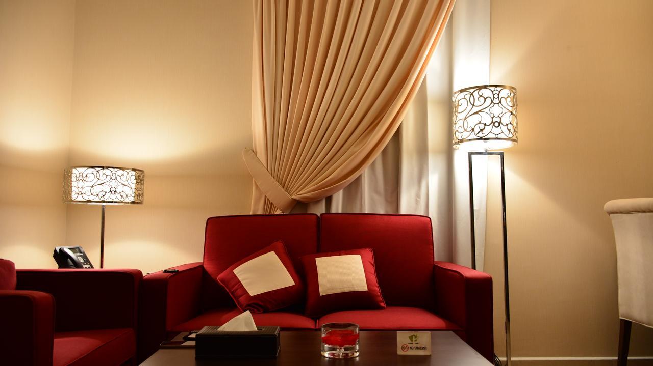 Home Inn Hotel Suites Эль-Хубар Экстерьер фото