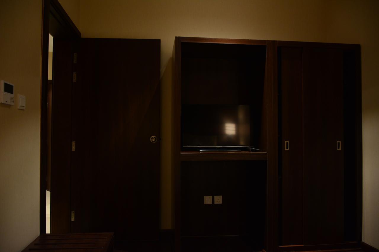 Home Inn Hotel Suites Эль-Хубар Экстерьер фото