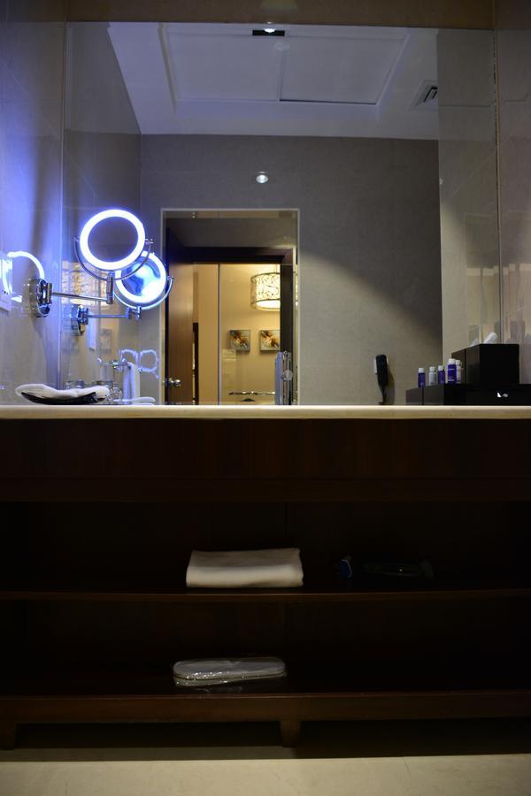 Home Inn Hotel Suites Эль-Хубар Экстерьер фото