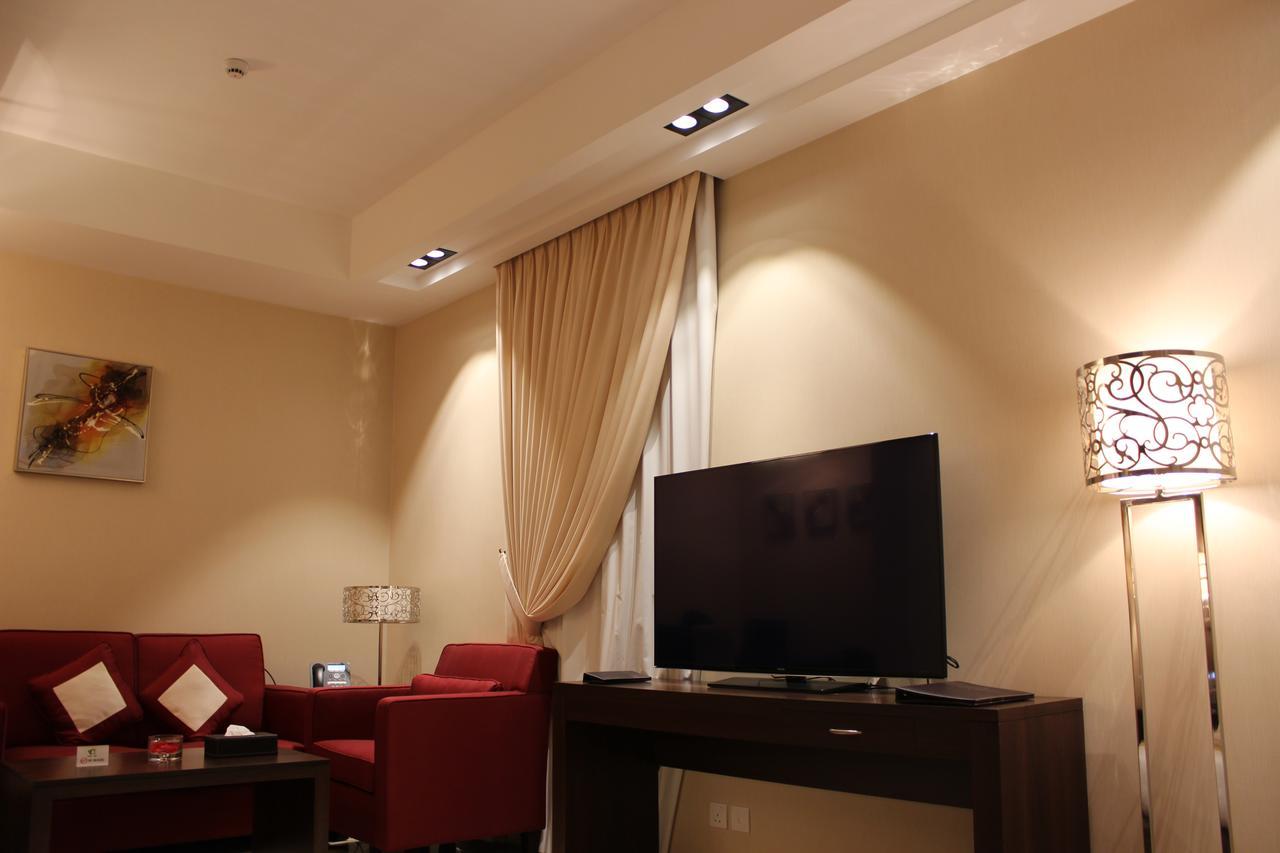 Home Inn Hotel Suites Эль-Хубар Экстерьер фото
