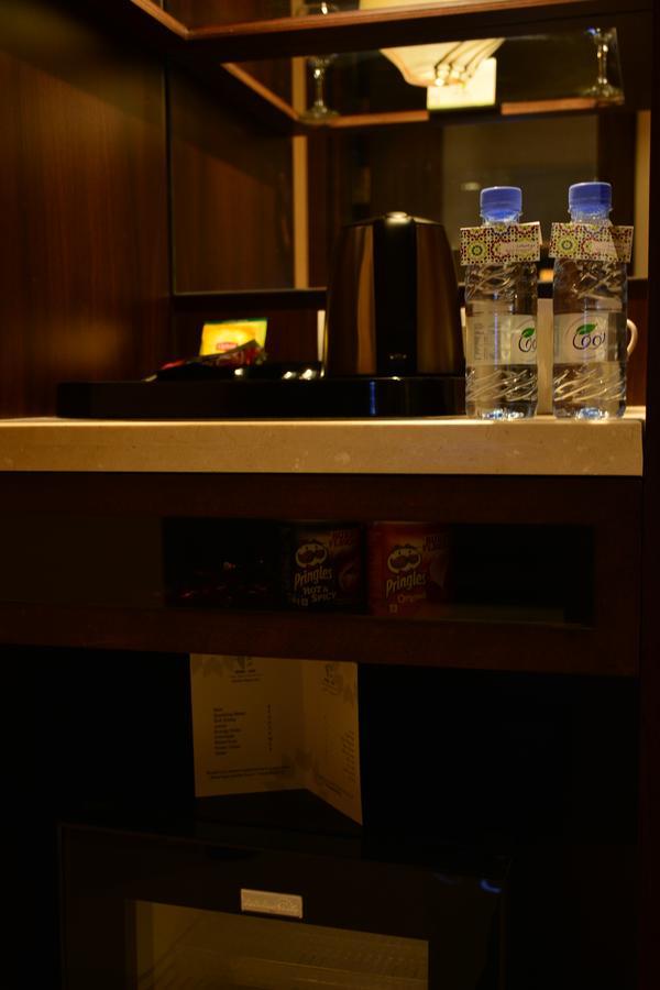 Home Inn Hotel Suites Эль-Хубар Экстерьер фото